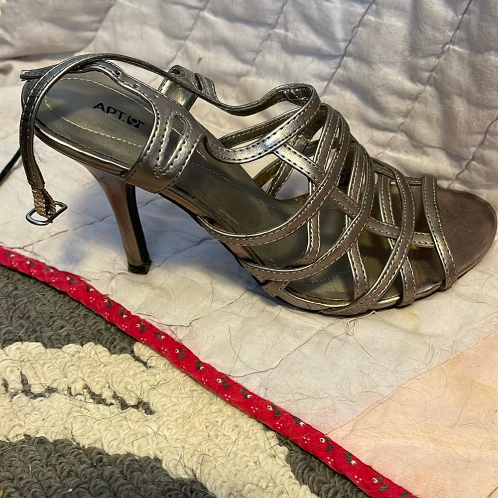 Women’s , copper sandals/heel.  Size 7 apt 9 brand